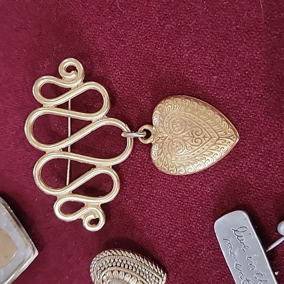 Vintage Miscellaneous Heart Brooches Pins Jewelry - Picture 4 of 9
